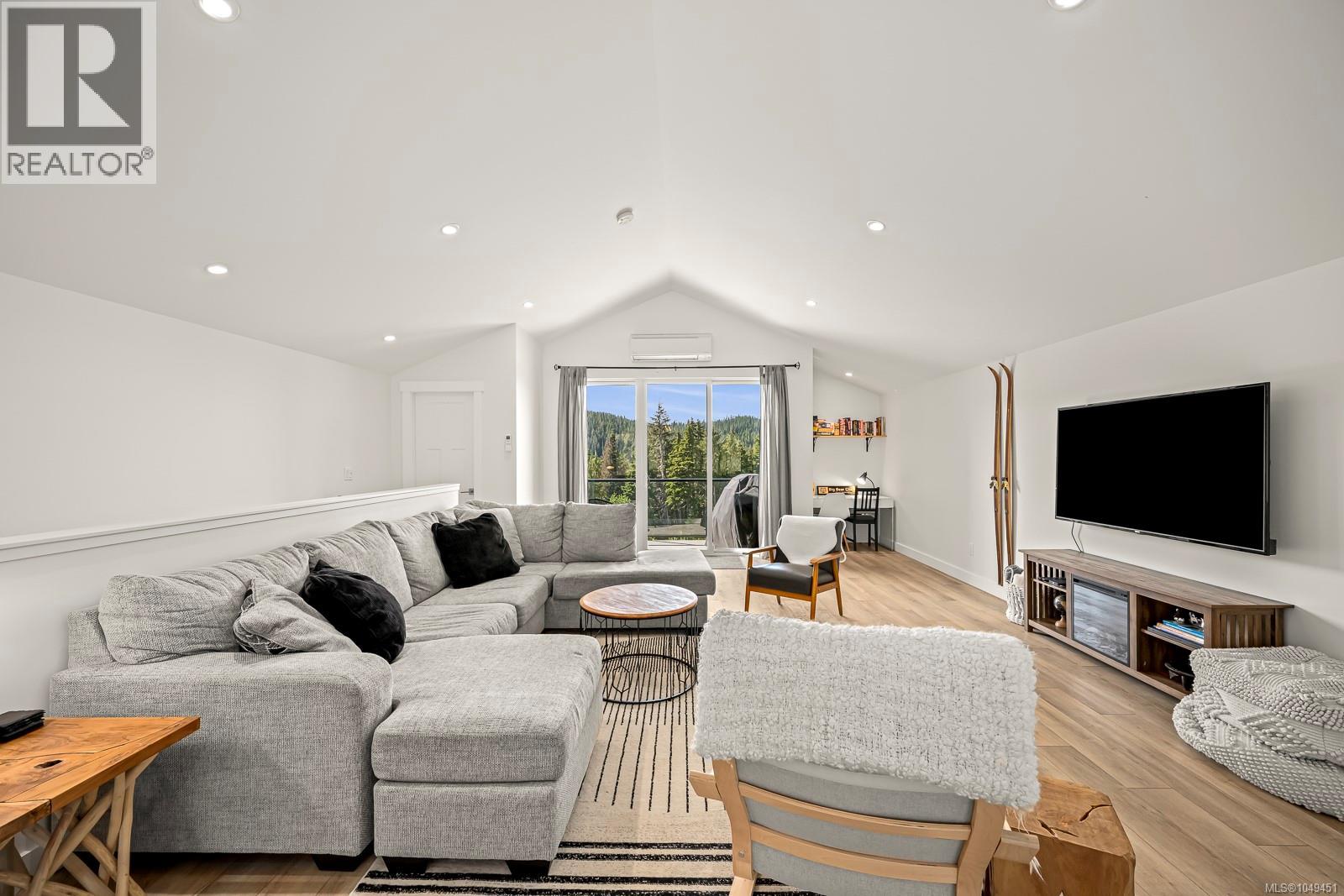 425 Arrowsmith Ridge - Image 5