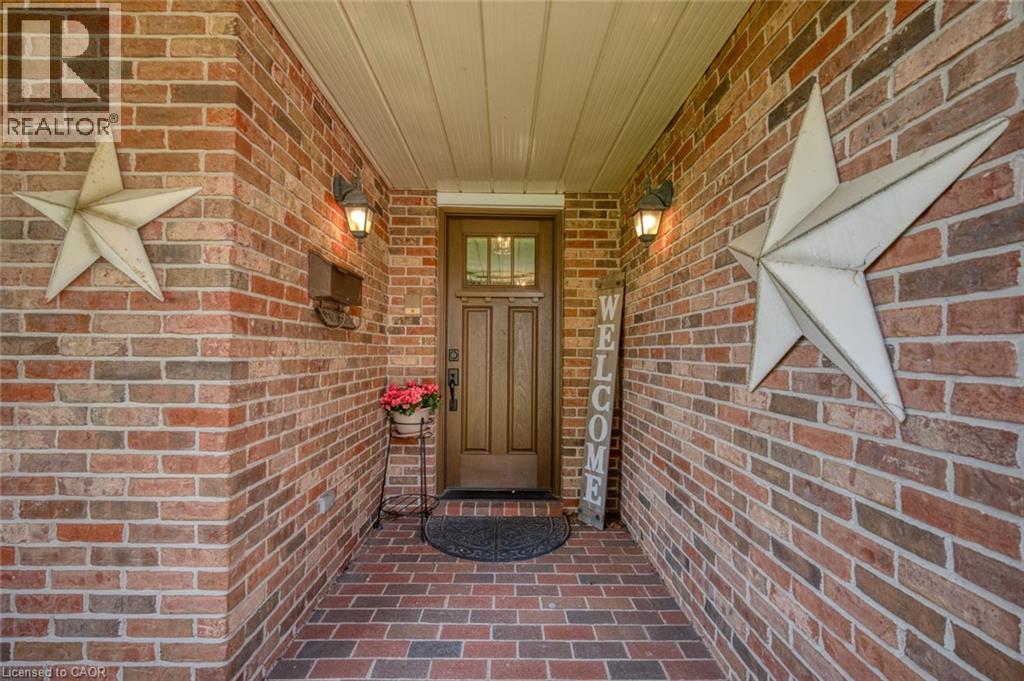 8 CHEVAL Drive, Grimsby — photo 3