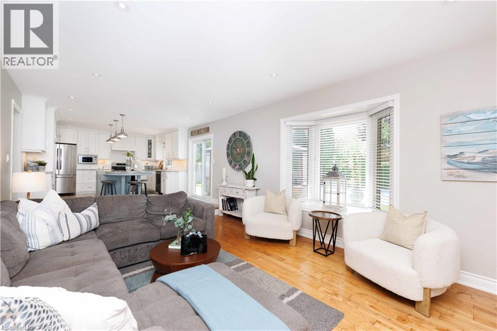 8 CHEVAL Drive - Image 12