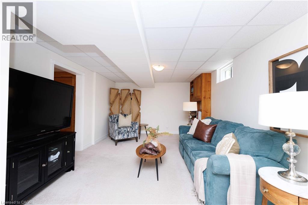 8 CHEVAL Drive - Image 38