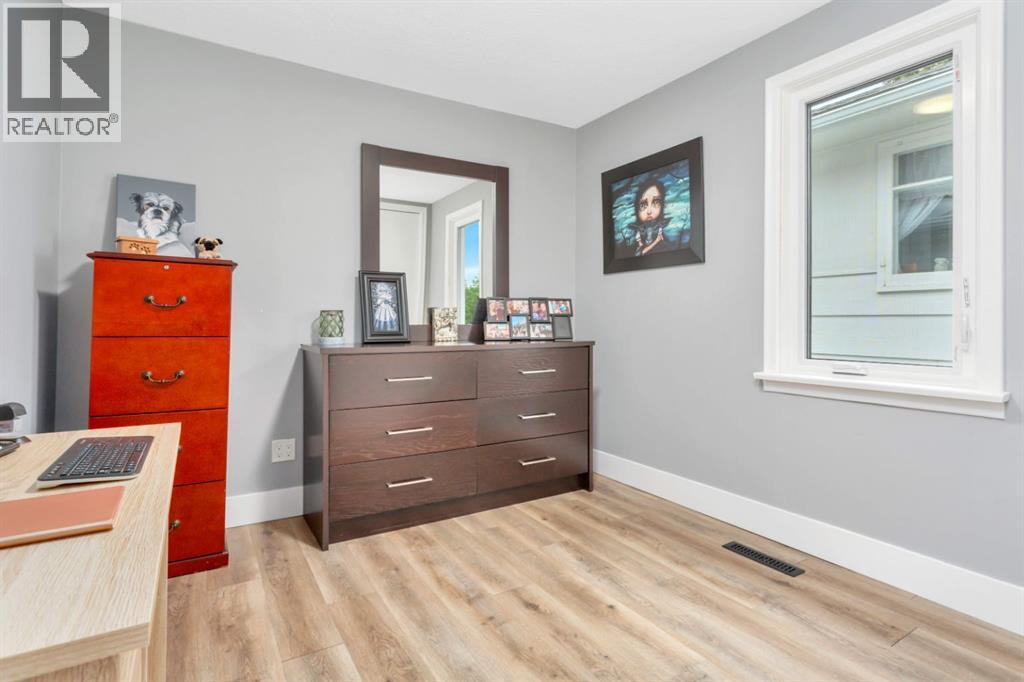 Listing photo – 4832 53 Avenue, Eckville