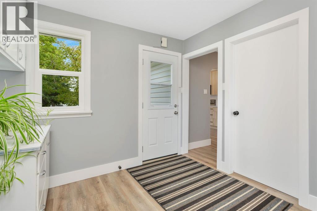 Listing photo – 4832 53 Avenue, Eckville