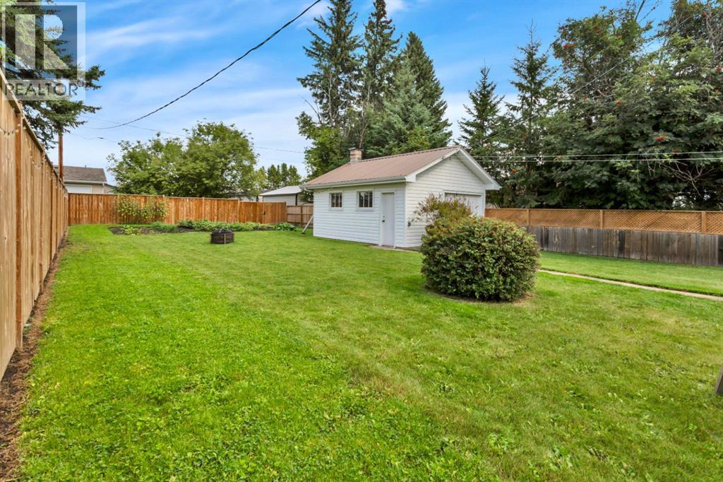 Listing photo – 4832 53 Avenue, Eckville