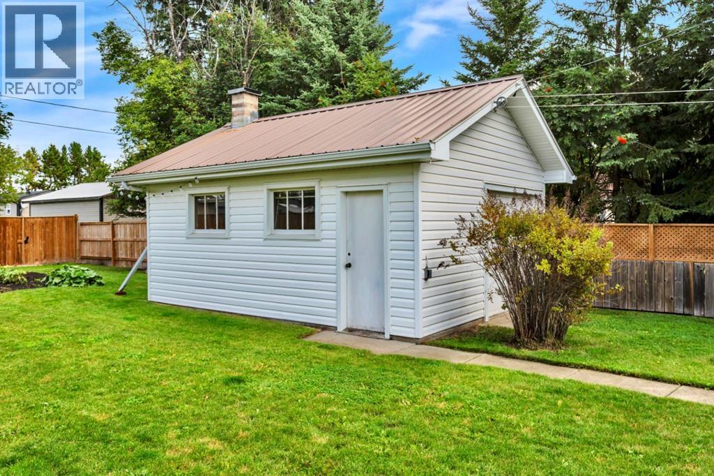 Listing photo – 4832 53 Avenue, Eckville