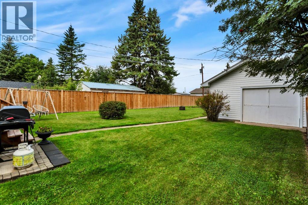 Listing photo – 4832 53 Avenue, Eckville