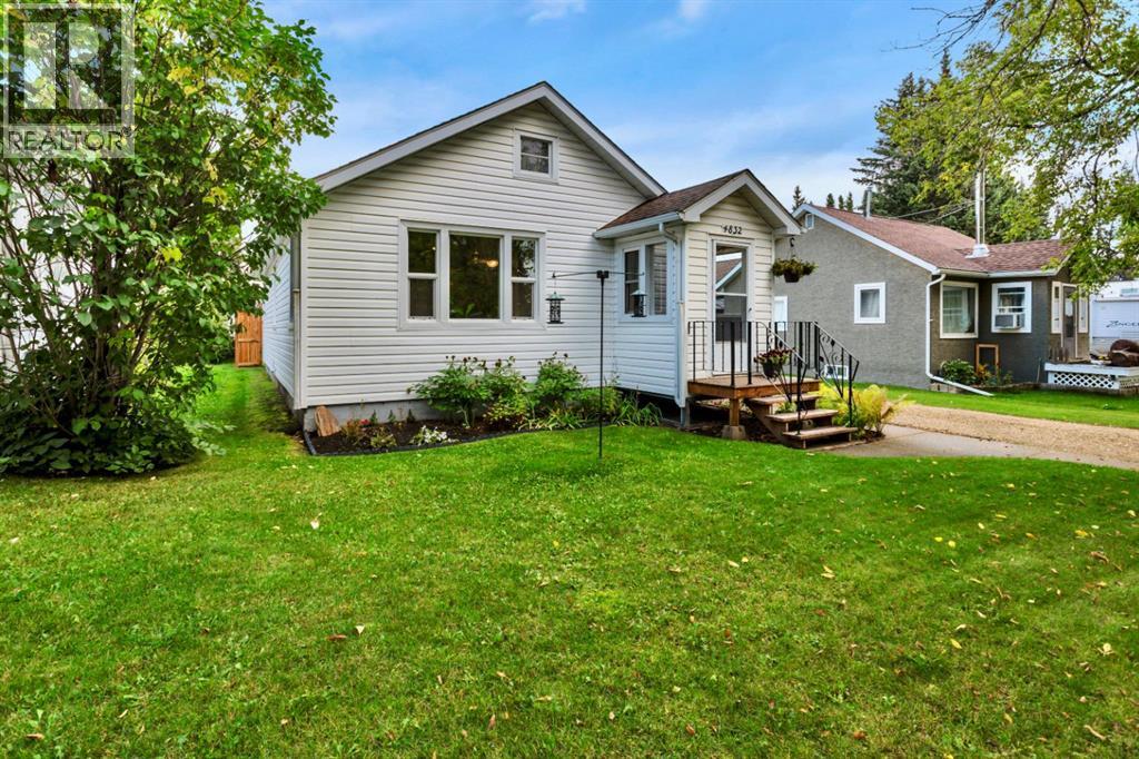 Listing photo – 4832 53 Avenue, Eckville