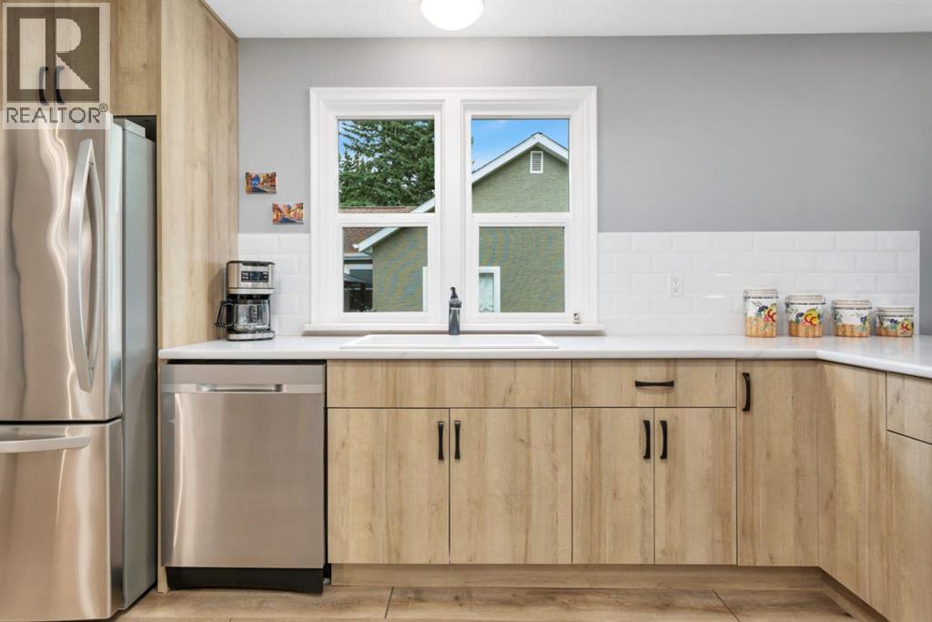 Listing photo – 4832 53 Avenue, Eckville
