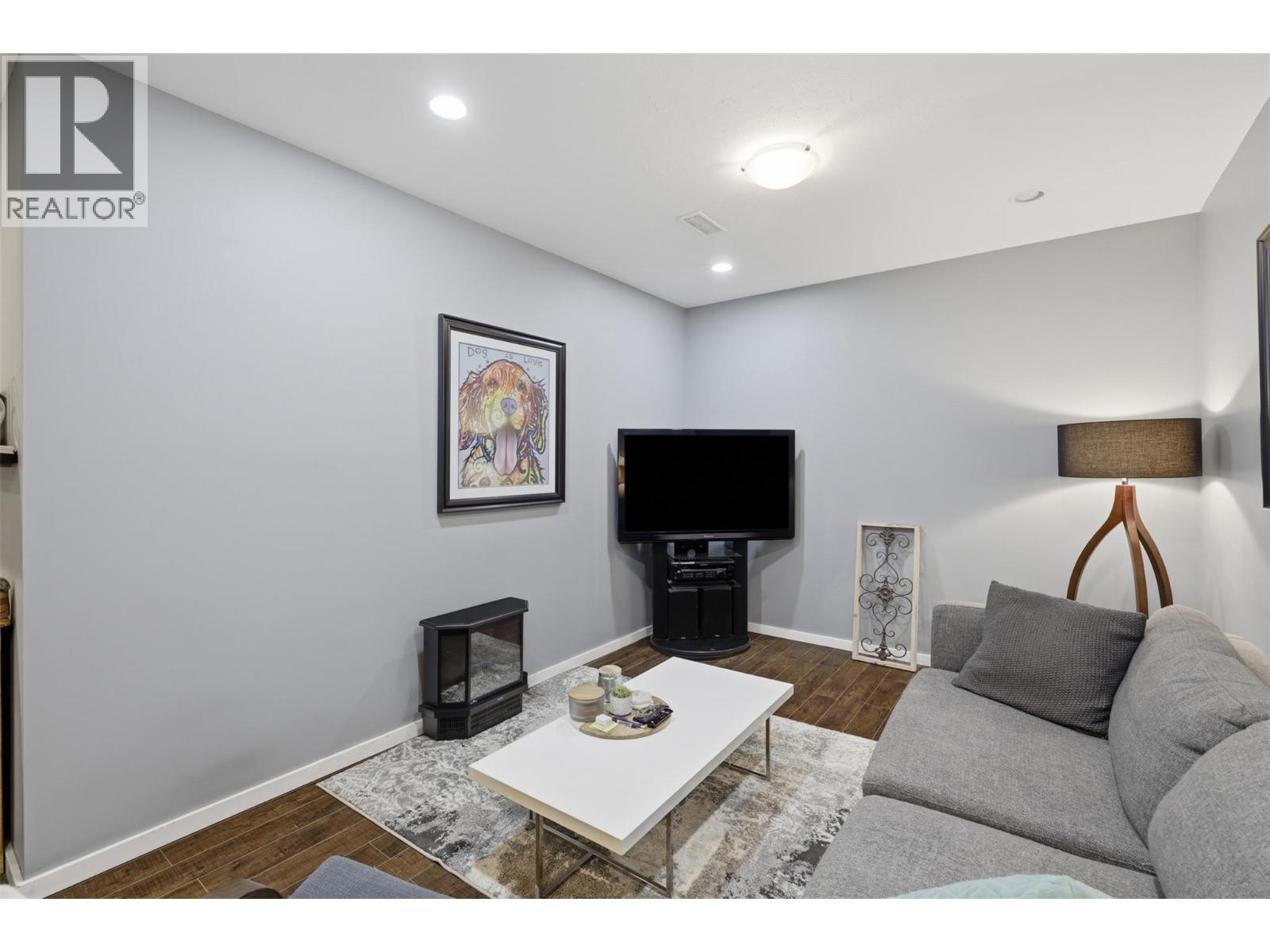 1442 PACIFIC Way - Image 34