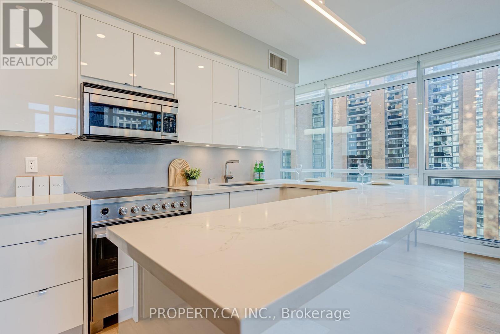 #904 1121 BAY STREET - Image 11