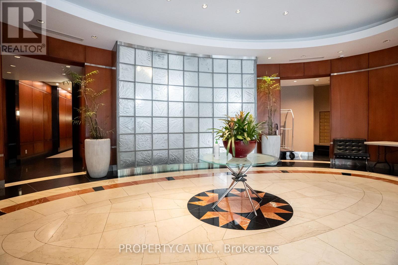 #904 1121 BAY STREET - Image 28