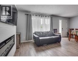 3pc Bathroom - 3811 52 Avenue, Ponoka, AB T4J1C8 Photo 9