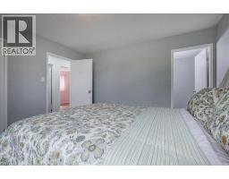 3811 52 Avenue, Ponoka, AB T4J1C8 Photo 22