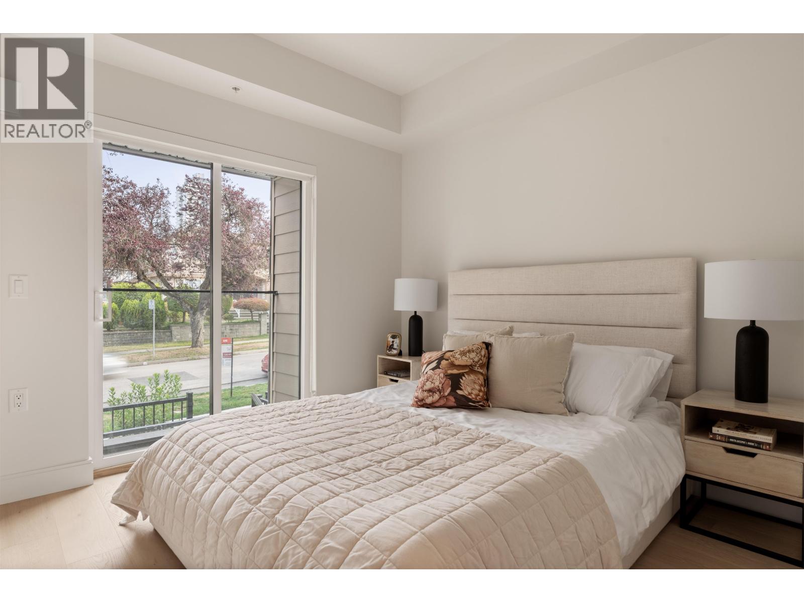 207 378 W 45TH AVENUE, Vancouver