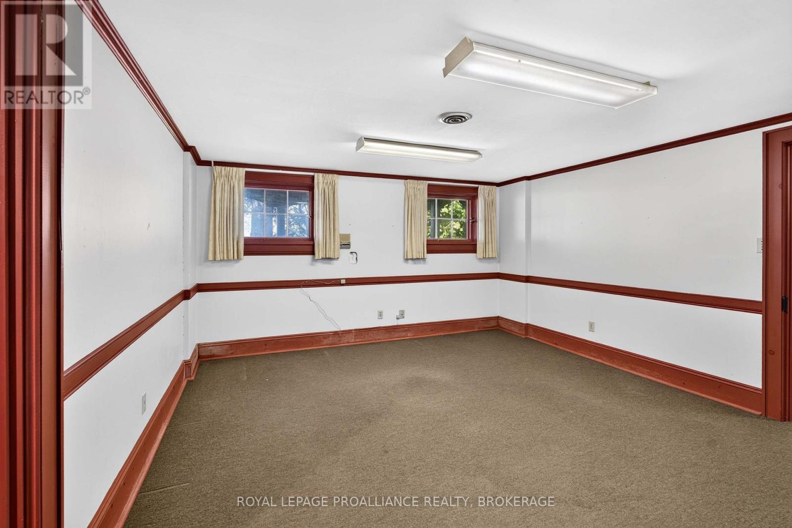 110 LAKESHORE BOULEVARD - Image 35