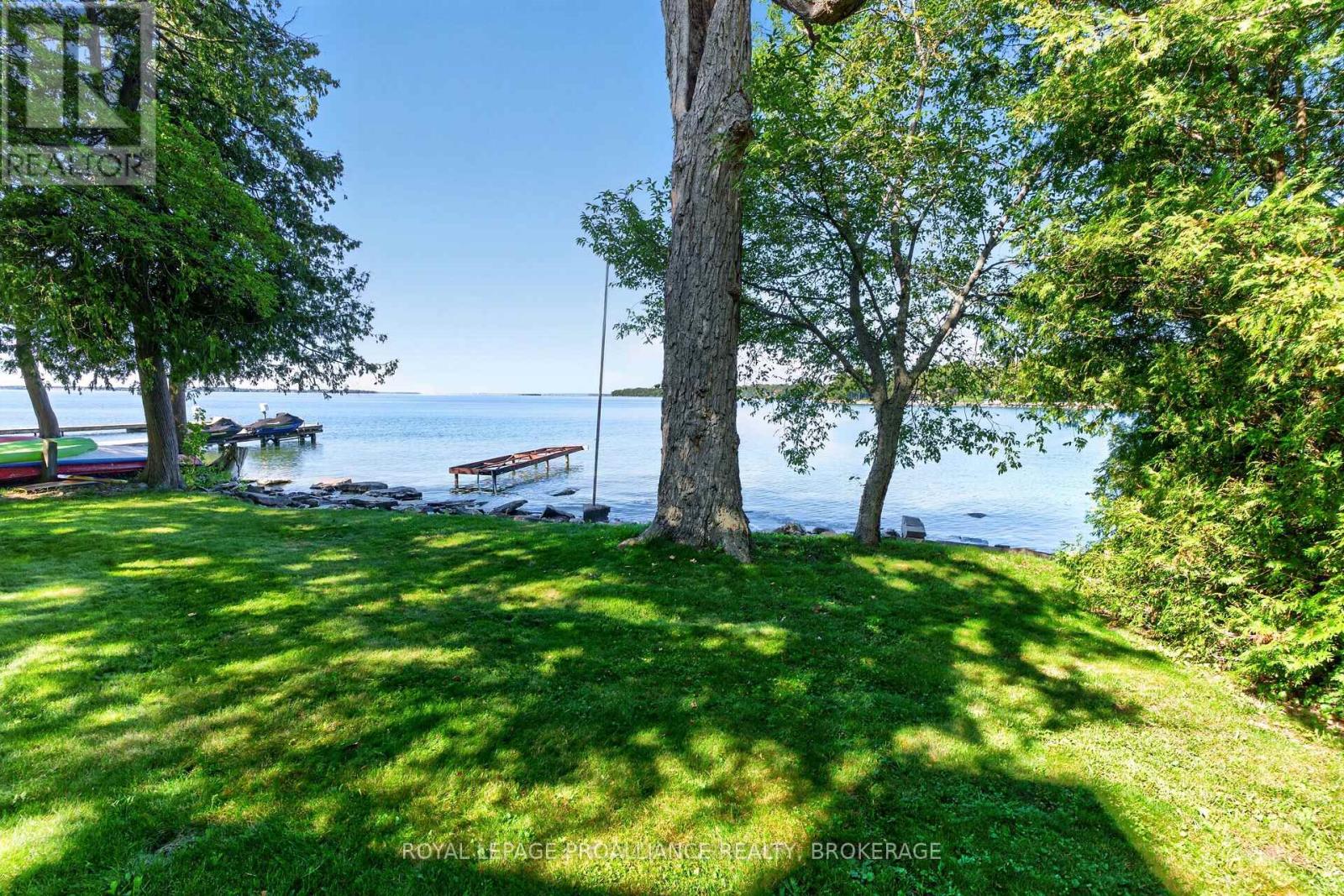 110 LAKESHORE BOULEVARD - Image 39