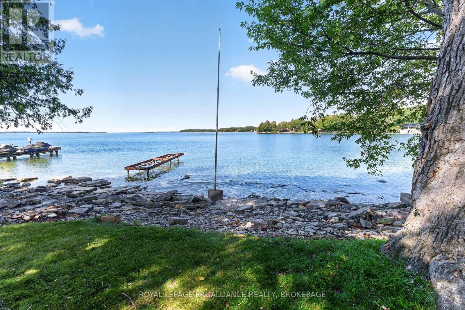 110 LAKESHORE BOULEVARD - Image 44