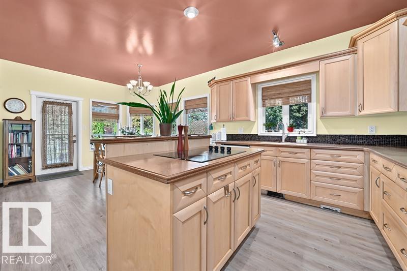 9802 102 ST - Image 8