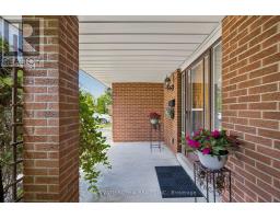 Family room - 34 Rustywood Drive, Toronto, ON M3A1R8 Photo 6