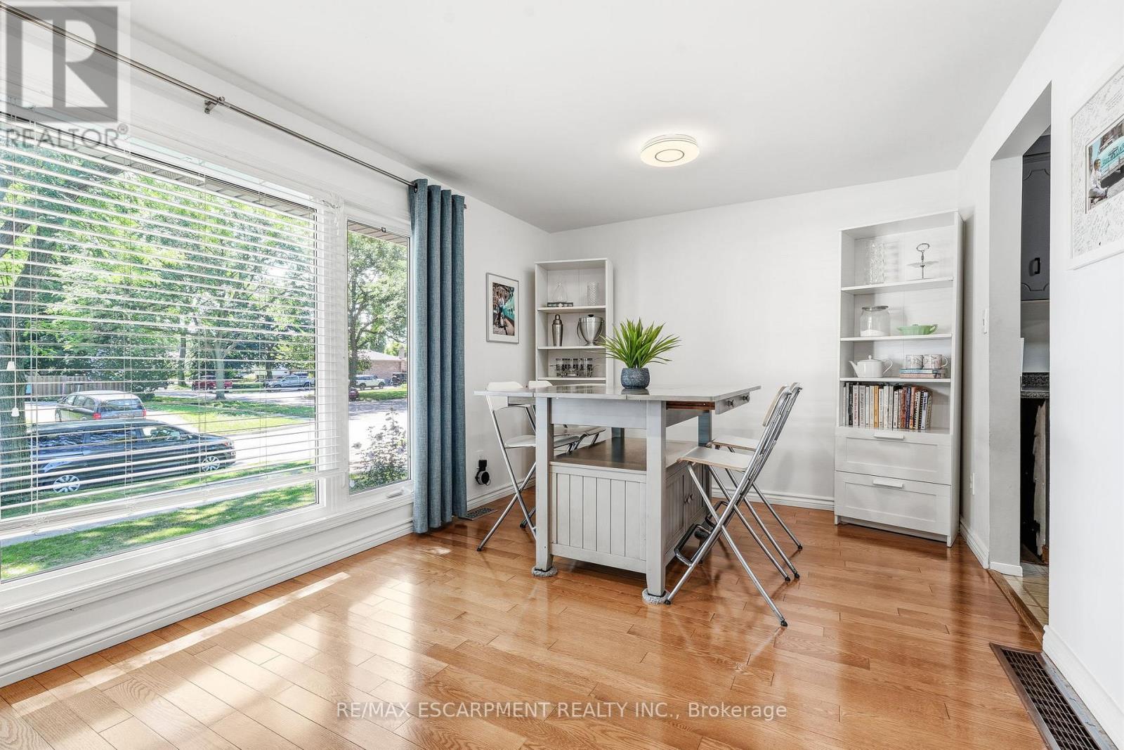 3 GLENGROVE AVENUE - 10