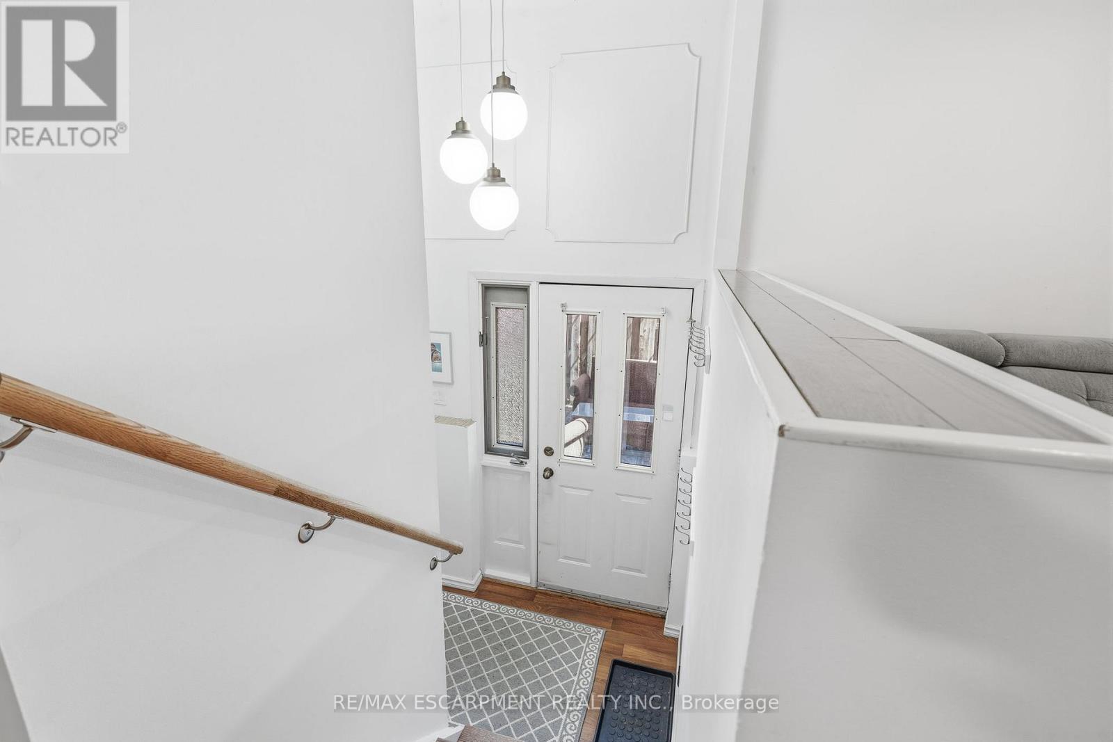 3 GLENGROVE AVENUE - 18