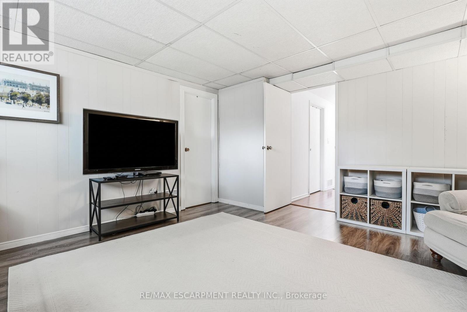 3 GLENGROVE AVENUE - 22