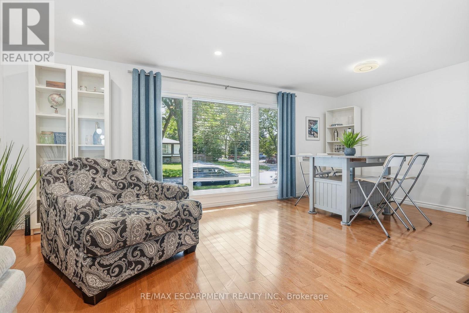 3 GLENGROVE AVENUE - 4