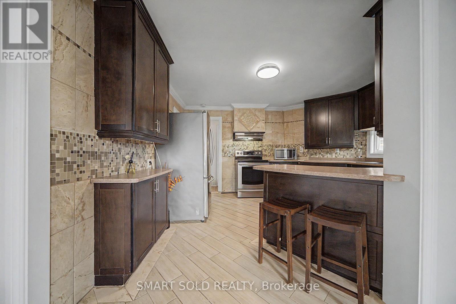 7 ELMWOOD AVENUE - Image 18