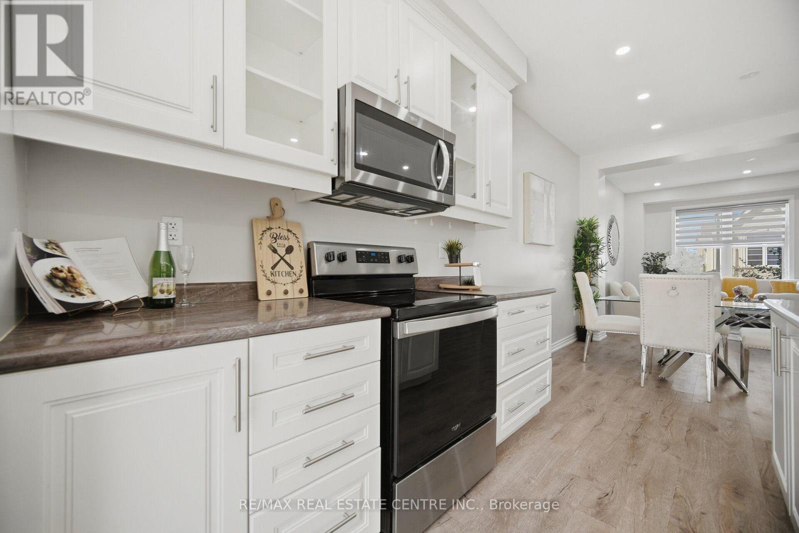 #25 975 WHITLOCK AVENUE - 18