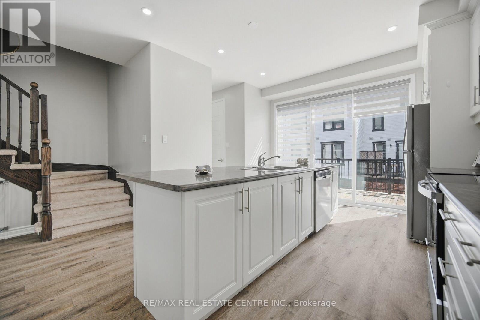 #25 975 WHITLOCK AVENUE - 16