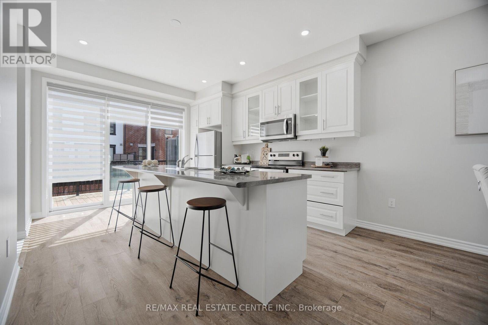 #25 975 WHITLOCK AVENUE - 14