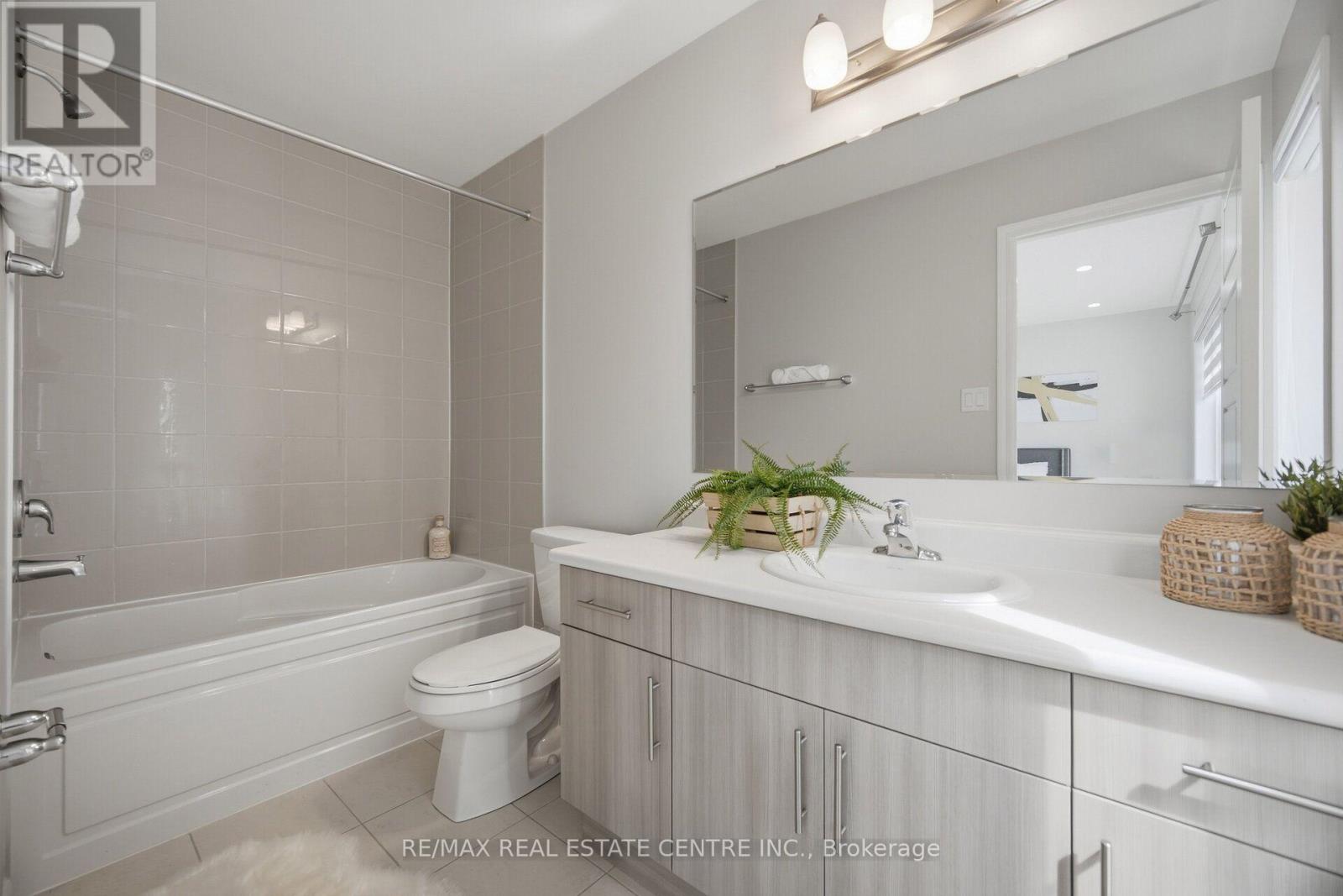 #25 975 WHITLOCK AVENUE - 33