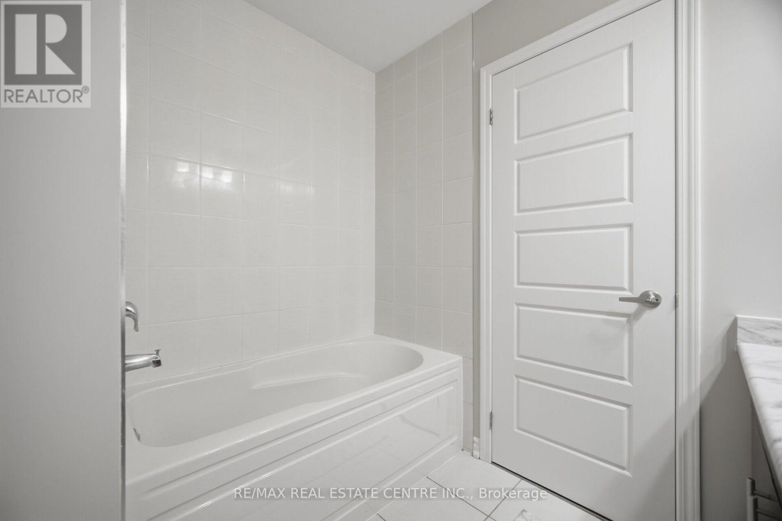 #25 975 WHITLOCK AVENUE - 41