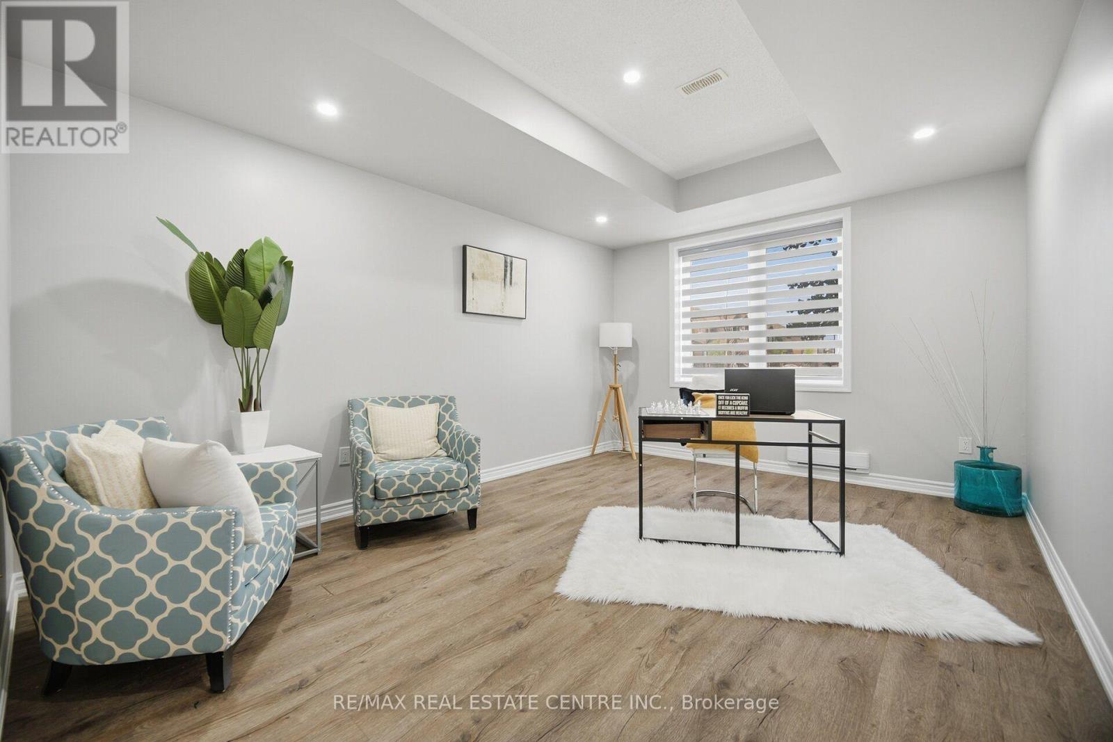 #25 975 WHITLOCK AVENUE - 44