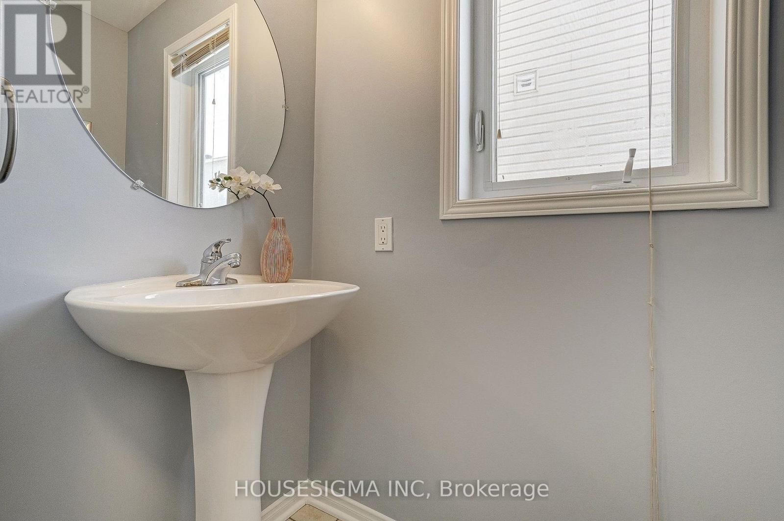 3 Bed, 3 Bath House for Sale in Ottawa – 407 DUSK PRIVATE, Ottawa – MLS# X13777574 - Image 27