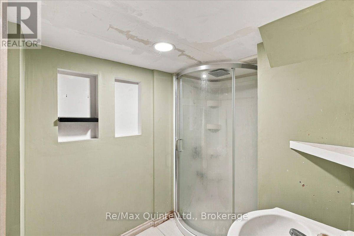 13 BOSWELL STREET, Belleville (Belleville Ward) — photo 9