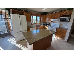 611 6 Avenue W, Hanna, AB T0J1P0 Photo 16