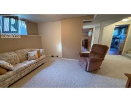 611 6 Avenue W, Hanna, AB T0J1P0 Photo 31