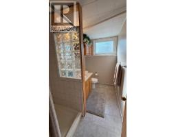 611 6 Avenue W, Hanna, AB T0J1P0 Photo 33