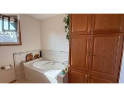 611 6 Avenue W, Hanna, AB T0J1P0 Photo 21