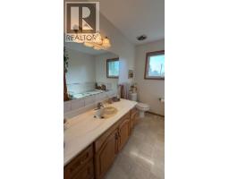 611 6 Avenue W, Hanna, AB T0J1P0 Photo 20