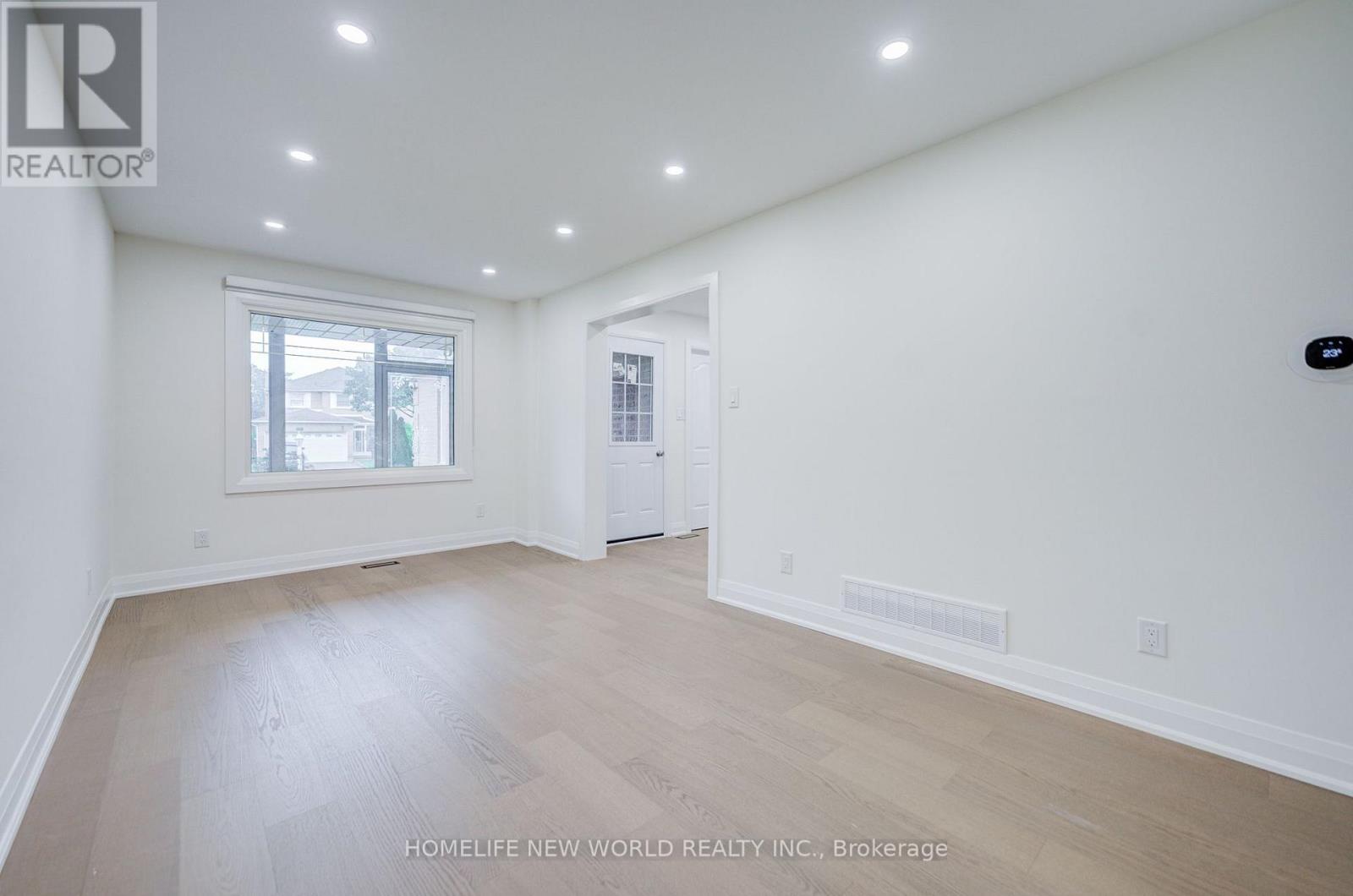 199 HARROWSMITH DRIVE W - 12