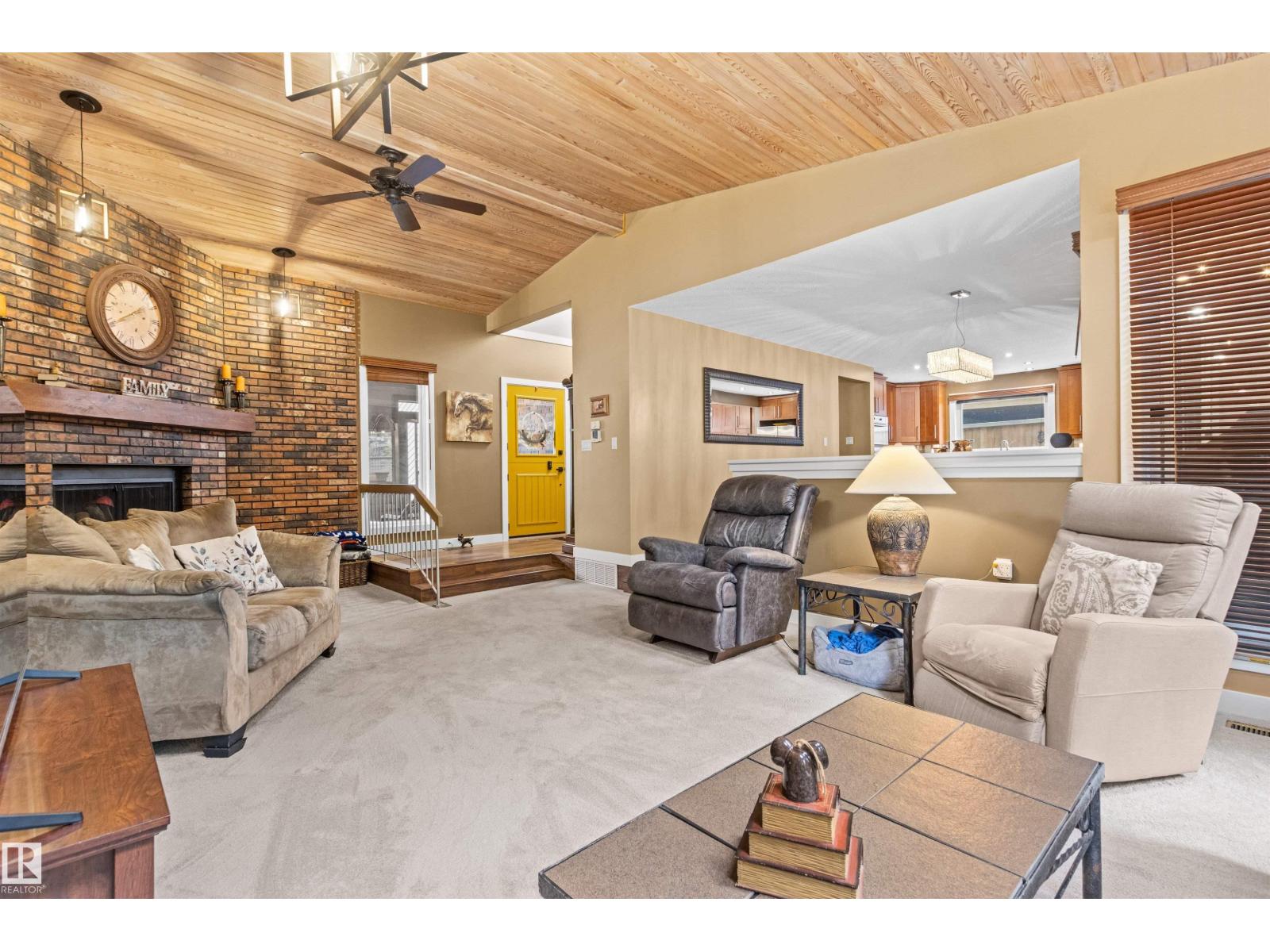 11 WENTWORTH CR - 14