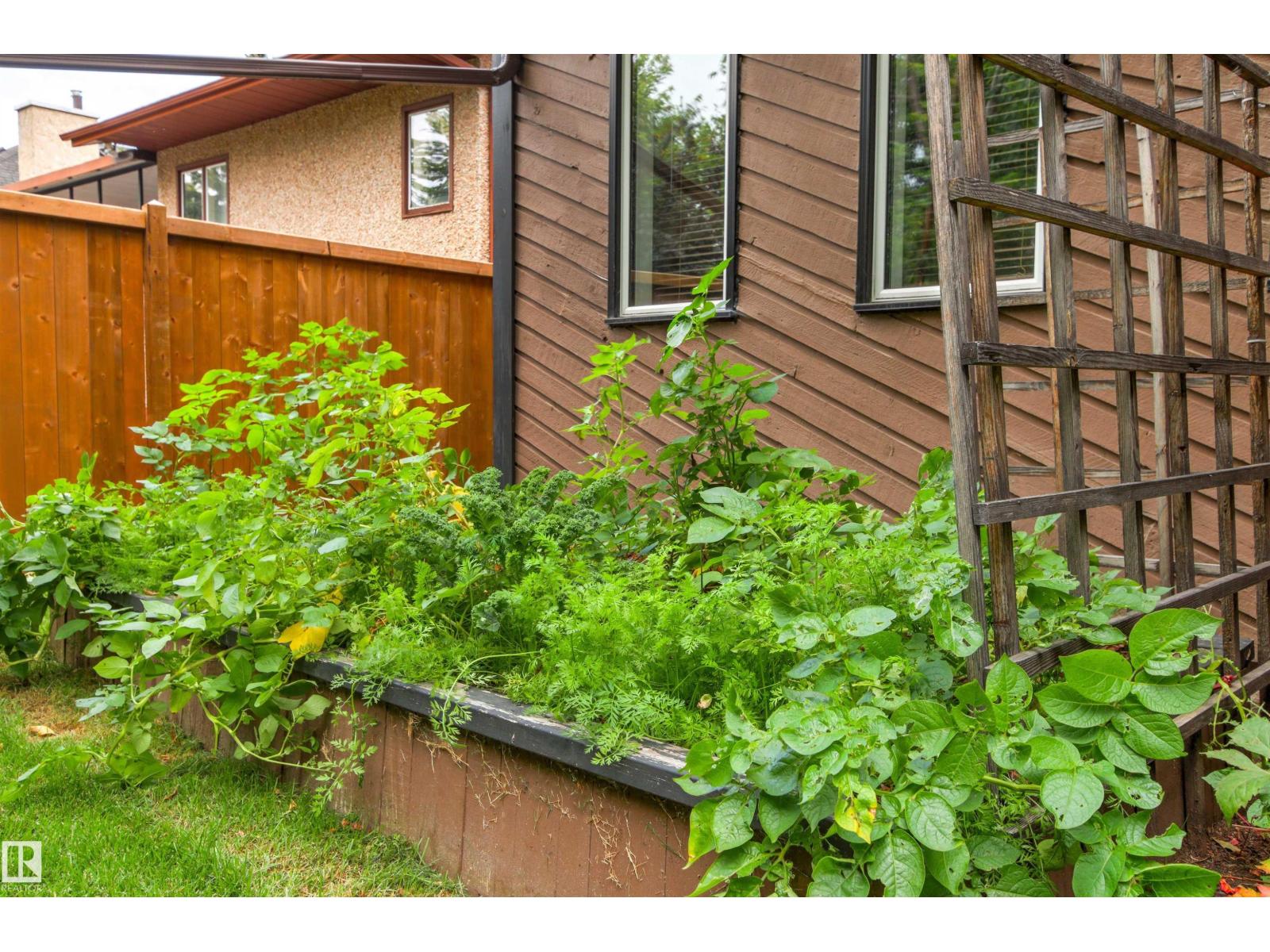 11 WENTWORTH CR - 57