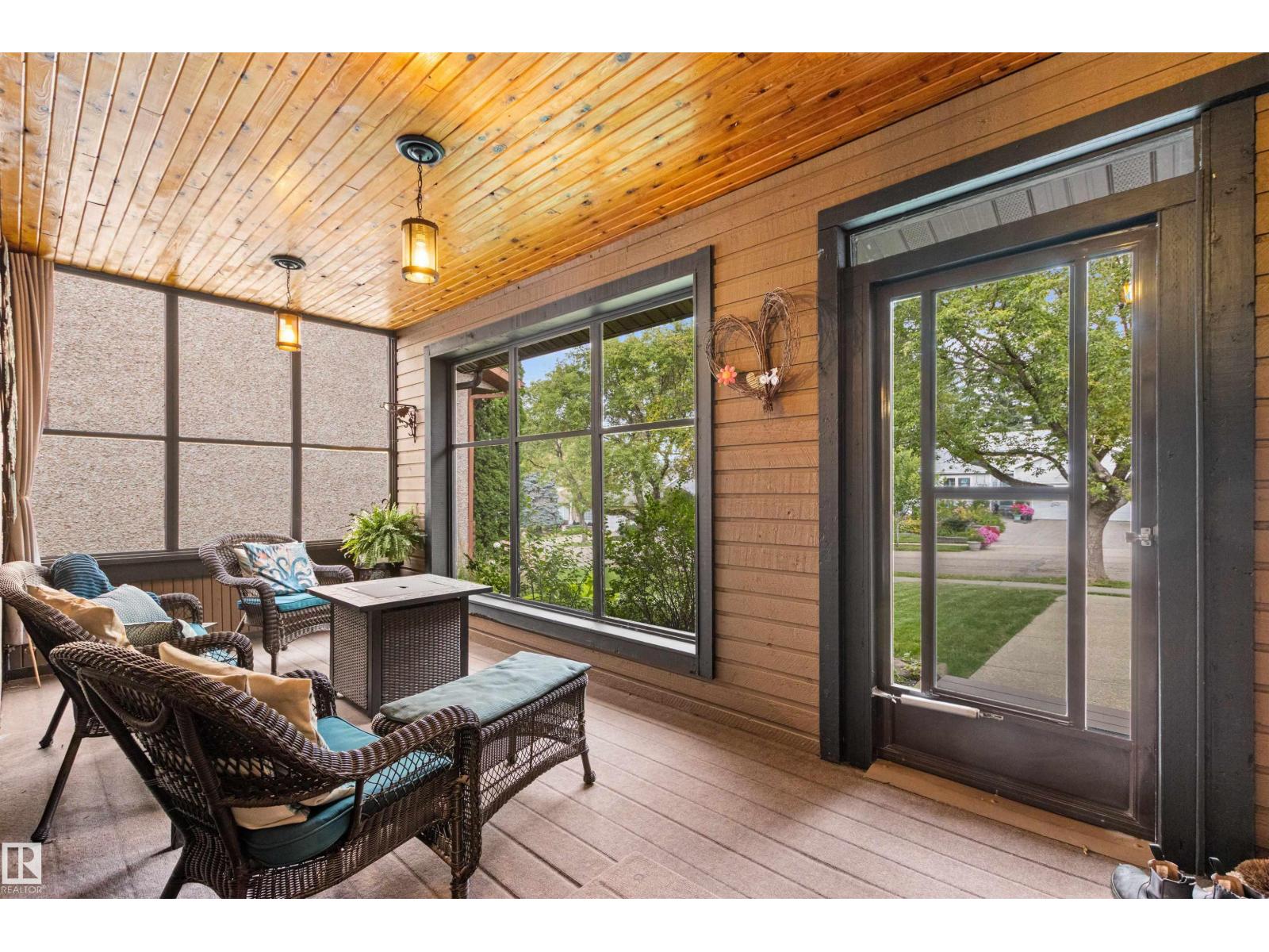 11 WENTWORTH CR - 6