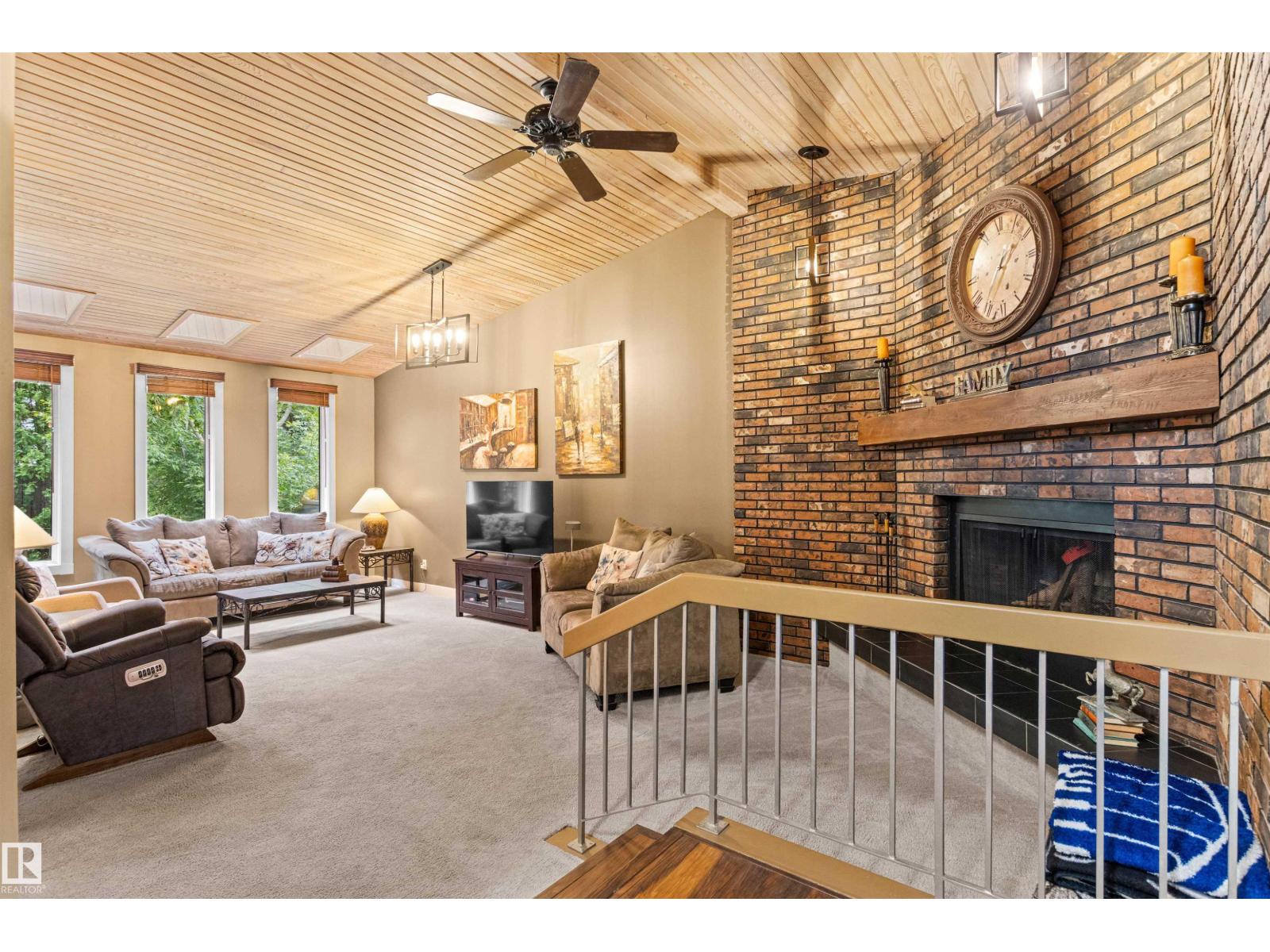 11 WENTWORTH CR - 9