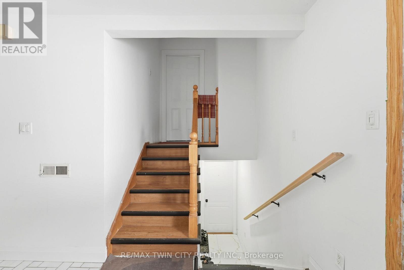UPPER LEVEL - 58 TUPPER CRESCENT, Kitchener — photo 5