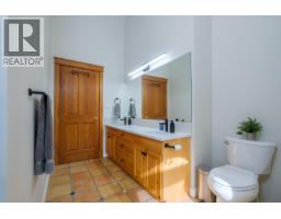 2302 Happy Valley Road, Rossland, BC V0G1Y0 Photo 35