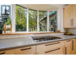 Full bathroom - 2302 Happy Valley Road, Rossland, BC V0G1Y0 Photo 15
