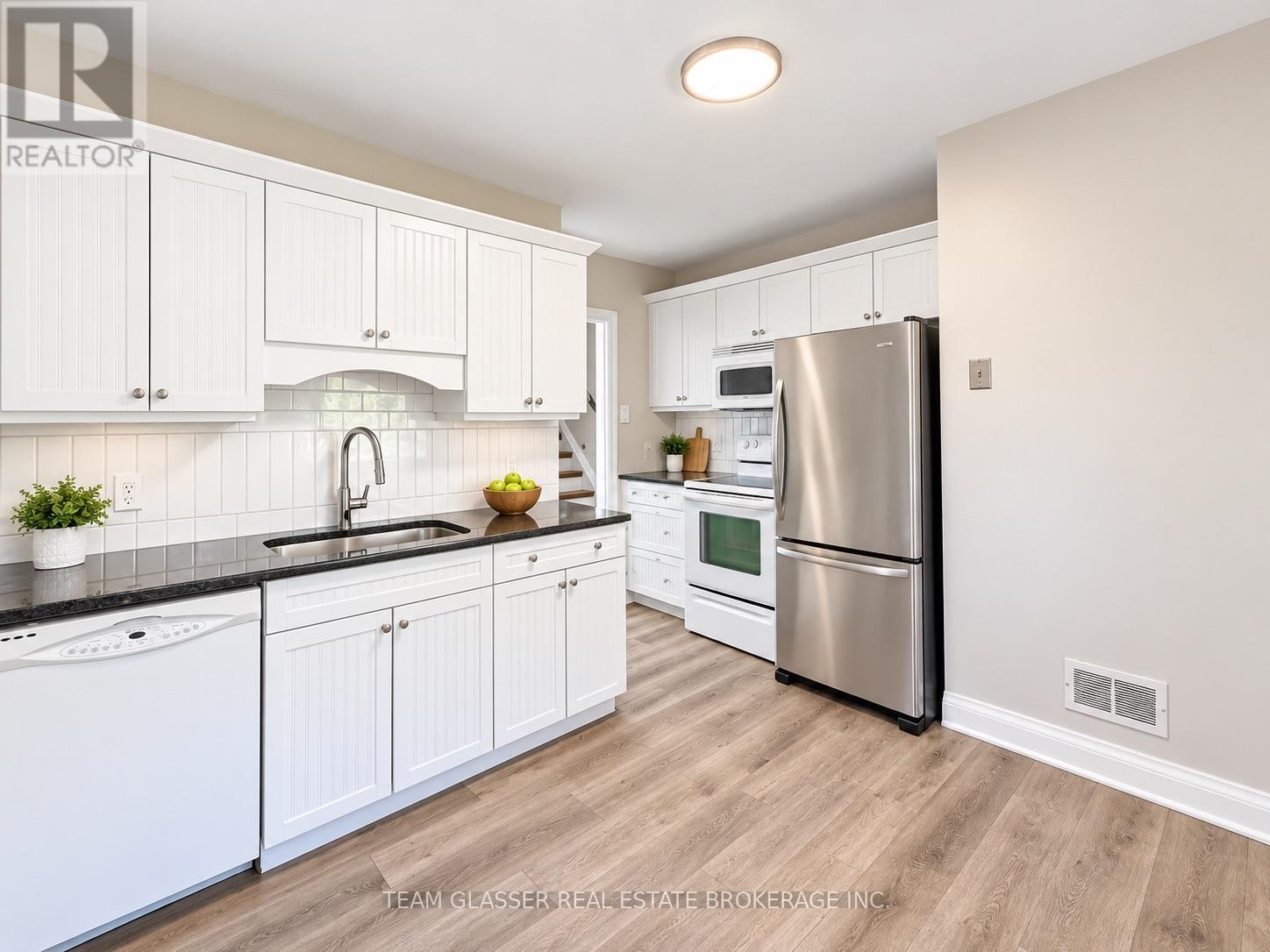 UPPER - 723 STRATHMEYER STREET, London East (East C) — photo 3