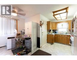 Kitchen - 1114 11 Avenue N, Lethbridge, AB T1H1M7 Photo 10